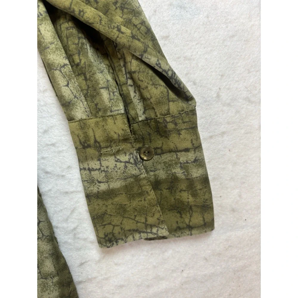 Ashley Stewart Button Up Shirt Women Size 18 Green Long Sleeve Animal Print